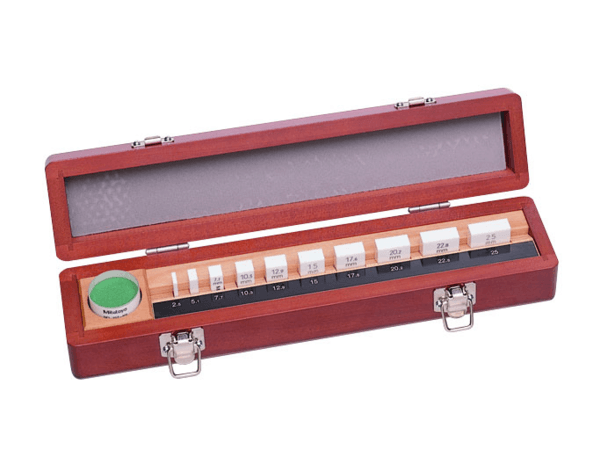 Image of gauge block set, metric, ins. cert., iso 10 blocks, grade 1, ceramic, opt. parallel 12 mm .