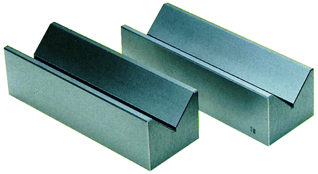 Image of cast iron v-block length: 150mm .